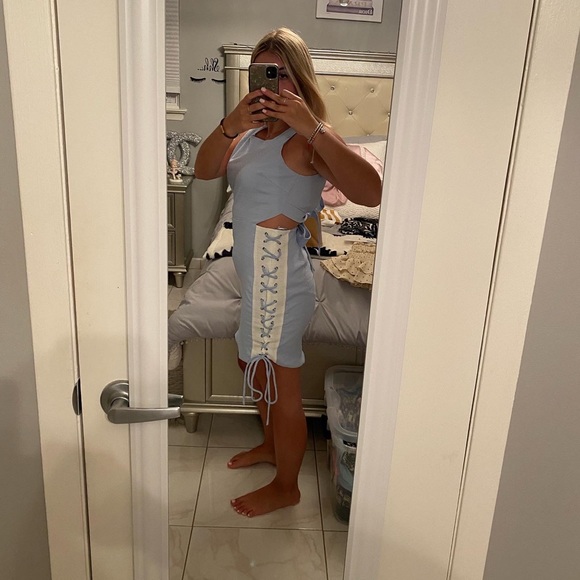 Dress - Picture 2 of 4